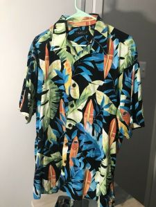 Mens aloha Hawaiian beach shirt