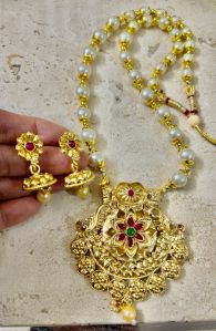 Pearl Temple Necklace Set