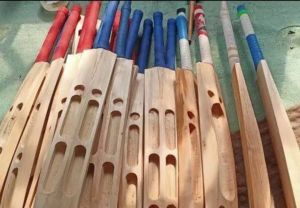 Wooden Tennis Cricket Bat, Bat Length : 2-2.5feet