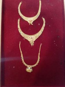 Ladies Gold Plated Necklace, Packaging Type : Velvet Box