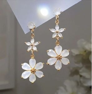 Polished Artificial Earring, Packaging Type : Plastic Box