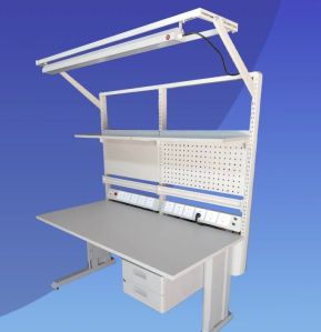 Aeromech Polished Metal ESD Work Table For Laboratory