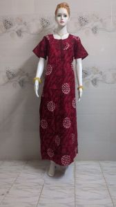 Ladies Maroon Batik Print Cotton Nighties, Technics : Machine Made