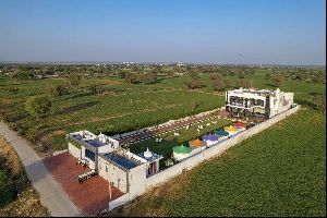 Farm House in Jaipur with luxury rooms and pool