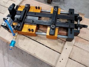 PNEUMATIC FEEDER FOR NARROW STRIPS