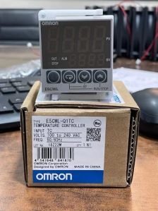 Omron E5CWL-Q1TC Temperature Controller