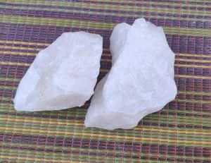 White B Grade Natural Quartz Stone Lumps