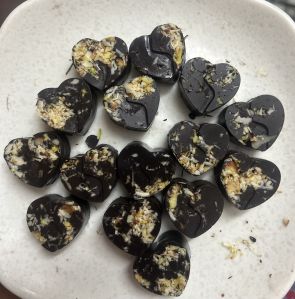 Dark dry fruit chocolates