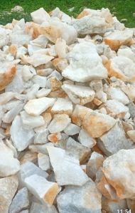 Quartz semi lumps silica