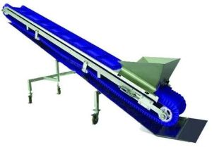 Cleated Inclined Conveyor