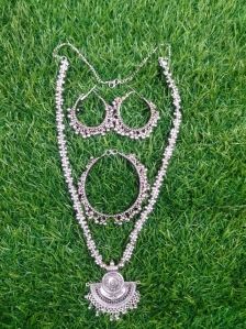 long necklace set