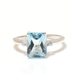 Sterling Silver Blue Topaz Gemstone Radiant Ring