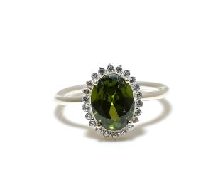 Sterling Silver Oval Shape Peridot Gemstone Ring