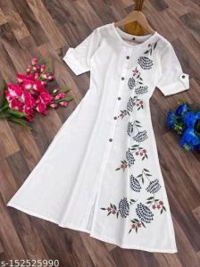 Ladies Crepe Kurtis