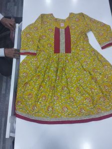 Cotton Net Ladies Designer Kurti, Packaging Type : Packet