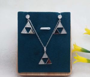 925 Sterling Silver Designer Pendant Set, Packaging Type : Velvet Box, Fabric Bag