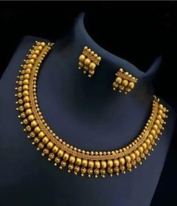 Golden Kundan Necklace Set