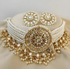 White Pearl Necklace Set