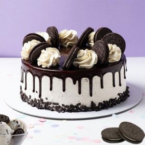 Oreo Decorated Chocolate Cake