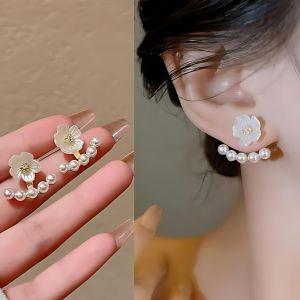 JJK63 Ladies White Flower Shape Stud Earrings