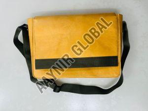 Plain Canvas Sling Bag, Shape : Rectangular, Closure Type : Zipper, Strap Type : Adjustable Strap