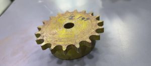 Polished Alloy Steel Roller Chain Sprocket, Color : Golden Standard For Industrial