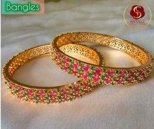 Ssaazz Ladies Round Wedding Brass Antique Bangle Set