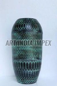 Jar Shaped Iron Flower Vase