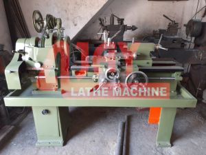 Cast Iron Mechanical 4.5 Feet Light Duty Lathe Machine