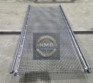 Iron Sand Screen Wire Mesh, Packaging Type : Black, Grade : Aisi