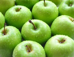 Crisp Green Apples, Packaging Type : Tray / Carton Box