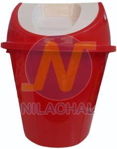 Plastic 30 Liter Red Round Swing Dustbin, Brand Name : Nilachal