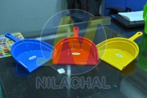 Red Plastic Cleaning Dustpan, Brand Name : Nilachal