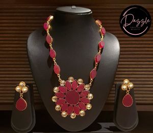 Ladies Maroon Floral Pendant Jewelry Set