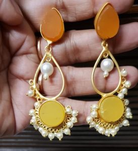 Gold-Plated Alloy Ladies Orange Pearl Drop Earpiece