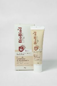 Sunscreens Cream, Key Ingredient : Ceramides, Niacinamide