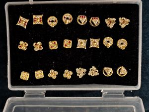 Plain Polished Gold Noise Pin, Color : Golden, Purity : 22k, 24k