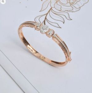 Elegant 18k Natural Diamonds Rose Gold Bangle