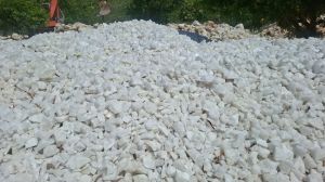 Quartz Lumps Varies, Packaging Type : Bulk Bags Or Containers