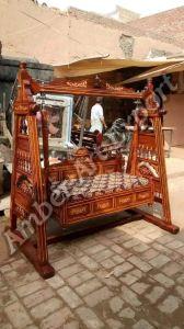 Polished Wooden Swing Chair, Brand Name : Amber