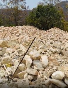 M Grade Quartz Lumps