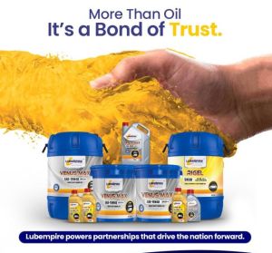 Lubricating Oil, Color : Light Yellow, Form : Liquid