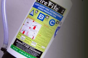 Clean Agent Type Fire Extinguishers, Mounting Type : Wall Mount