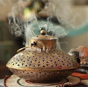 Polished Cast Iron Incense Dhoop Holder, Color : Golden