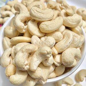 Cashews (Kaju)