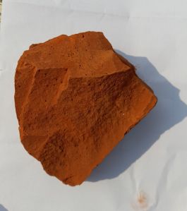 Red Clay Lumps, Form : Solid, Packaging Type : Poly Bags