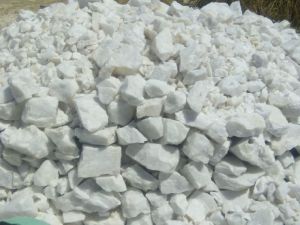 Feldspar Lumps, Color : White For Paint, Cosmetic, Pharmaceutical, Tiles