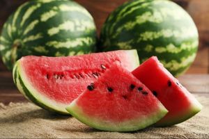 Fresh Water Melon, Color : Green Red, Certification : FSSAI