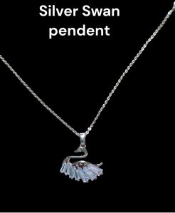 Swan Chain Pendent Set