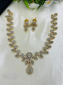 Ladies Brass Party Wear Necklace Set